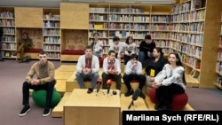 Історії дітей вислухав проєкт Радіо Свобода «Ти як?», що нині працює на заході в латвійській столиці