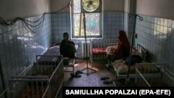 تصویر آرشیف: بیماران در یک شفاخانه در کابل 