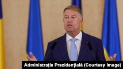 Președintele Klaus Iohannis a informat Parlamentul că a aprobat instruirea a 50 de militari ucraineni în România.