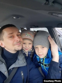 Григорій з двома старшими синами