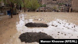 تخریبات و راه بندان ناشی از سیلاب ها 