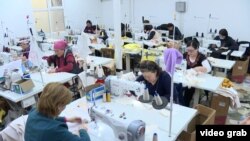 Тигүү цехи. Иллюстрациялык сүрөт.