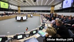 تصویر آرشیف: اجلاس وزرای دفاع کشور های عضو ناتو در بروکسل که در آن نماینده گان گروه تماس اوکراین نیز حضور یافته اند. 