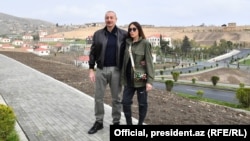 Президент Азербайджана Ильхам Алиев с женой и вице-президентом Мехрибан Алиевой