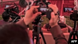 په افغانستان کې د یوې خبري غونډې انځور