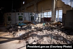 Одне з приміщень ДніпроГЕС після російської ракетної атаки 22 березня 2024 року