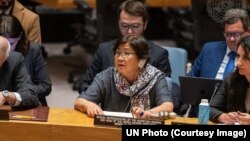  روزا اوتونبایوا، نماینده ویژه سازمان ملل متحد برای افغانستان در حال سخنرانی در یکی از جلسات شورای امنیت سازمان ملل متحد 
