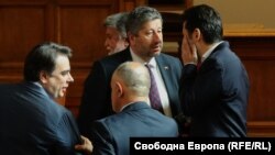 Асен Василев, Атанас Атанасов, Христо Иванов и Кирил Петков ще очакват магистратите да отговарят на въпроси в НС