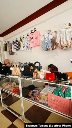 فروشگاه ایجاد شده توسط شبنم تمنا در شهر فیض آباد مرکز ولایت بدخشان