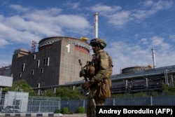 Російський військовий біля ЗАЕС, травень 2022 року