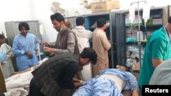 برخی از قربانیان حمله انتحاری در بلوچستان پاکستان 