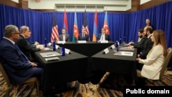 ԱՄՆ - Ադրբեջանի արտգործնախարար Ջեյհուն Բայրամովի, ԱՄՆ պետքարտուղար Էնթոնի Բլինքենի և Հայաստանի արտգործնախարար Արարատ Միրզոյանի եռակողմ հանդիպումը Վաշինգտոնում, 10-ը հուլիսի, 2024թ․