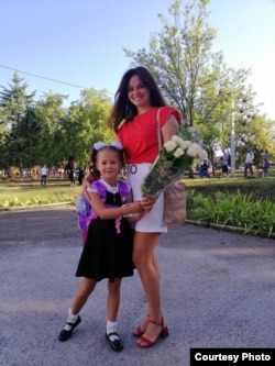 Кіра Машкіна разом з мамою Віталією. Фото з особистого архіву родини