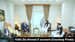 دیدار شماری از نماینده‌های حزب راستگرای "آزادی اتریش" با امیر خان متقی سرپرست وزارت خارجه حکومت طالبان در کابل
