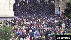 معترضان ترس دارند که قوانین کشورشان مانند روسیه شود و رئیس‌جمهور را سال‌ها در قدرت نگه دارد