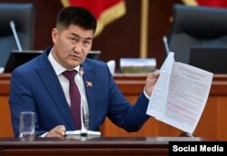 Шайлообек Атазов.