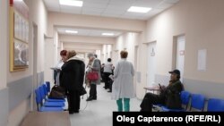  Un raport al Curții de Conturi arată că, în 2022 și în primele nouă luni ale anului trecut, peste 100 de persoane au așteptat de la 25 până la 60 zile de la data adresării până la internare.