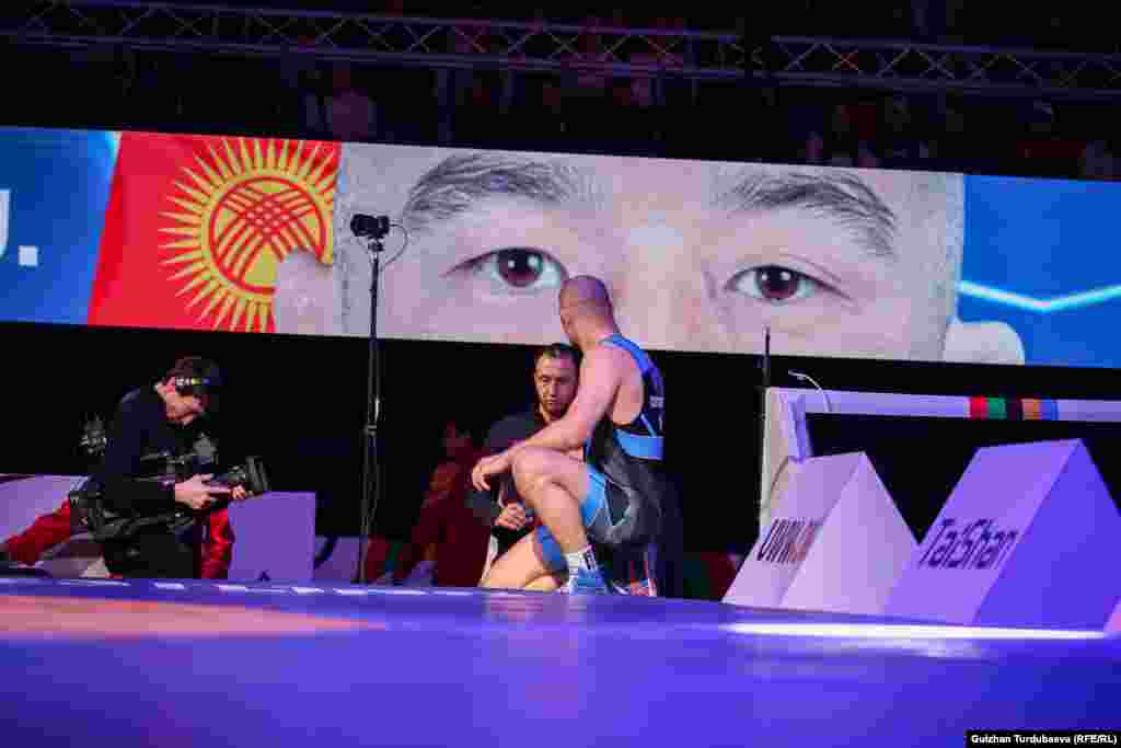 Ал эми грек-рим күрөшүнөн олимпиадалык жолдомо үчүн төрт балбан мелдешке катышып, үчөө жарым финалга чыкты. Амантур Исмаилов жеңишке жетсе, балбан Үзүр Жусупбеков менен Роман Ким жолдомого бир кадам жетпей калышты.&nbsp;