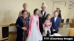 Вадим менен Айжандын үйлөнүү үлпөтү (коопсуздуктан улам Вадим менен Айжандын үй-бүлө мүчөлөрүнүн жүздөрүн ачык көрсөтө албайбыз) 