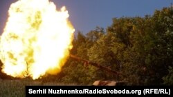 Українські військові на трофейних російських танках під Бахмутом, Донеччина, 19 червня 2023 року