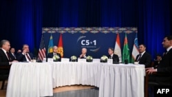 АҚШ президенті Джо Байден мен мемлекеттік хатшы Энтони Блинкон Орталық Азия елдері басшыларымен С5+1 форматында кездесіп отыр. Нью-Йорк, 19 қыркүйек, 2023 жыл.