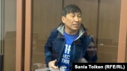 Лидер незарегистрированной оппозиционной партии «Алга, Казахстан!» Марат Жыланбаев на суде по его делу. Астана, 30 октября 2023 года