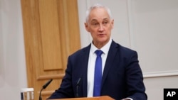 ISW цитує заяву Андрія Бєлоусова 31 травня, за якою російські війська нібито захопили 880 квадратних кілометрів від початку 2024 року