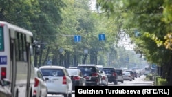 Одна из центральных улиц в Бишкеке