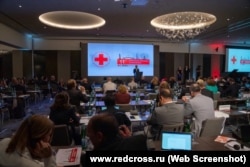 Голова Російського Червоного Хреста Павло Савчук виступає на Європейській конференції МФТЧХ у квітні 2022 року