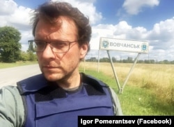 Дослідник Університету Джонса Гопкінса, британський журналіст, письменник Пітер Померанцев під час перебування на Донбасі