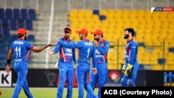 برخی از اعضای تیم ملی کریکت افغانستان که در بازی های امارات متحده حضور دارند