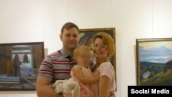 Ruski diplomata Aleksej Invanenko sa suprugom Jekaterinom i ćerkom, Indija, 2015.