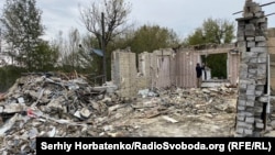 Наслідки ракетного удару армії РФ по cелу Гроза, Харківська область, 6 жовтня 2023 року