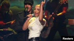 Шаде на свой концерт в Берлин през 2010 г. 