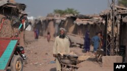 یک منطقه افغان نشین در پاکستان که دستور تخریب ان صادر شده است 