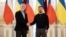 Президент Чехии Петр Павел и президнет Украины Владимир Зеленский