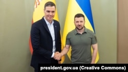  پدرو سانچز، صدراعظم اسپانیا به روز شنبه در کیف با ولودیمیر زلينسکی رئیس جمهور اوکراین دیدار کرد