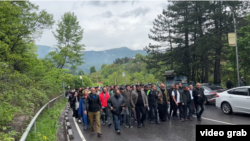 «Տավուշը հանուն հայրենիքի» շարժման անդամները Տավուշից Երևան ճանապարհին, լուսանկարը մայիսի 5-ի