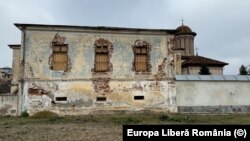 Fosta închisoare politică de femei, devenită ulterior spital pentru bolnavi psihic s-a reîntors la fostă biserică și va fi reamenajată în chilii.