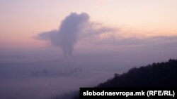 Fotografija Skoplja sa maglom, smogom i zagađenim zrakom.