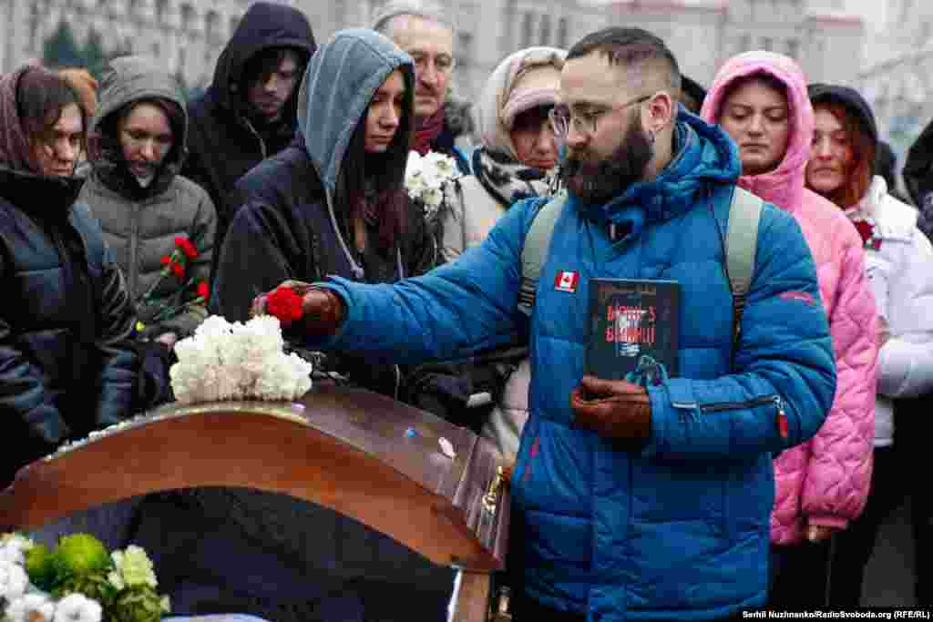 У 2023 році Максиму виповнилося всього 33. Протягом життя він написав багато віршів