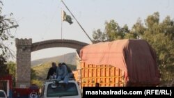 افغانستان هنوز هم بیشترین داد و ستند را با پاکستان دارد و ایران نیز در سالهای اخیر در تجارت با افغانستان نقش قابل ملاحظه یی داشته است