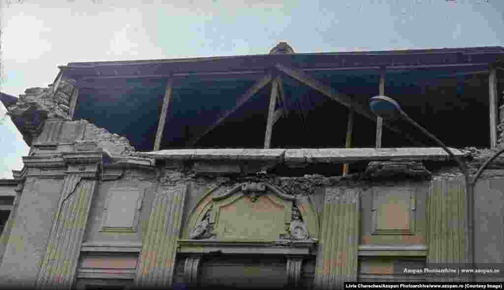 Avariile de la Palatul Culturii din Ploiești, fotografiate de&nbsp;Liviei Cherecheș.