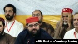 د عوامي نیشنل ګوند مشر اېمل ولي خان: انځور له ارشیفه 