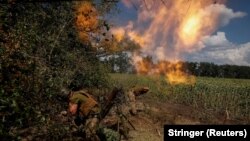 Mortiere lansate de militarii ucraineni în regiunea Donețk din estul Ucrainei, 18 august 2022.