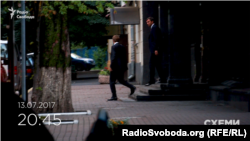 Із ГПУ виходять депутати Віталій Хомутиннік та Андрій Іванчук