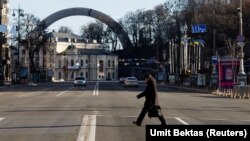 За даними КМДА, ніч на 1 березня у Києві і на підступах до міста минула спокійно, відбулося кілька сутичок бійців тероборони з диверсантами