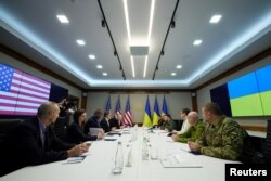 Срещата на двете делегации в неделя