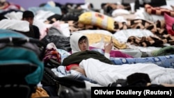 R. Moldova nu este singura țară care primește masiv refugiați din Ucraina. Tabără de refugiați la Korczowa, punct de traversare a frontierei în Polonia (5 martie 2022, Olivier Douliery/Pool via REUTERS)