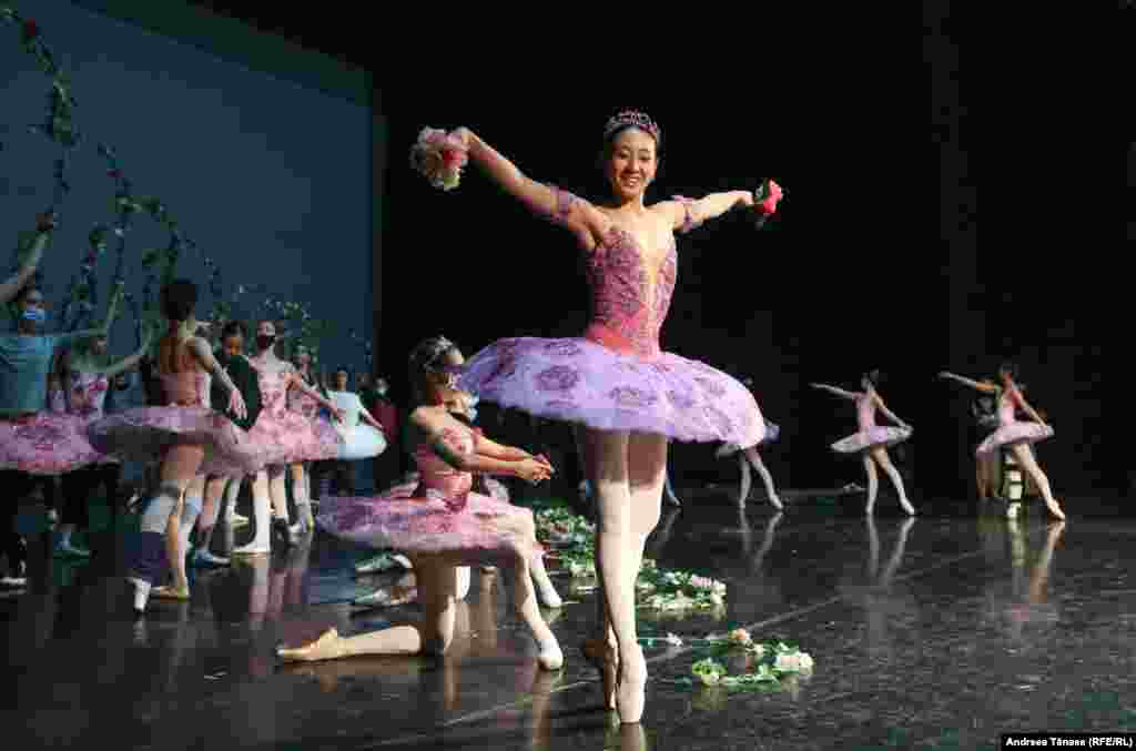 Pentru Rin fiecare zi vine cu noi provocări. Trebuie să își depășească mereu limitele, pentru a fi mai bună decât a fost cu o zi înainte.